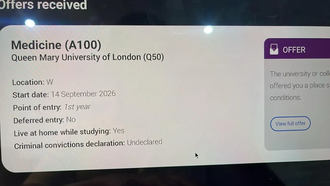 University offer screenshot — Medicine (A100) at Queen Mary University of London